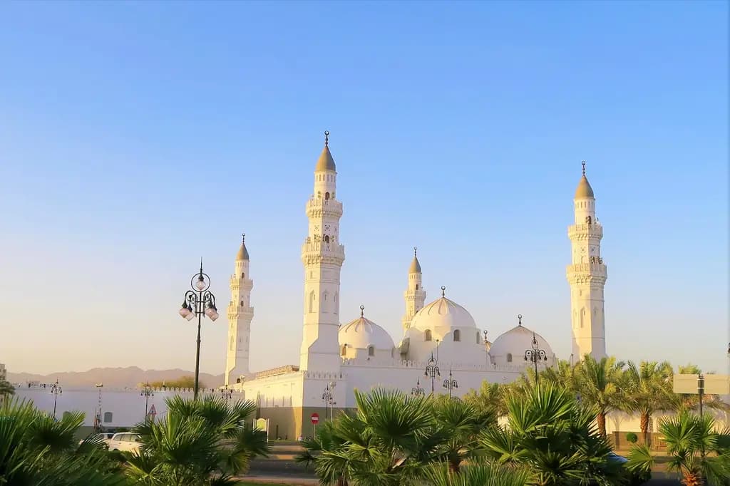 Masjid Quba di pinggiran Madinah pada sore hari